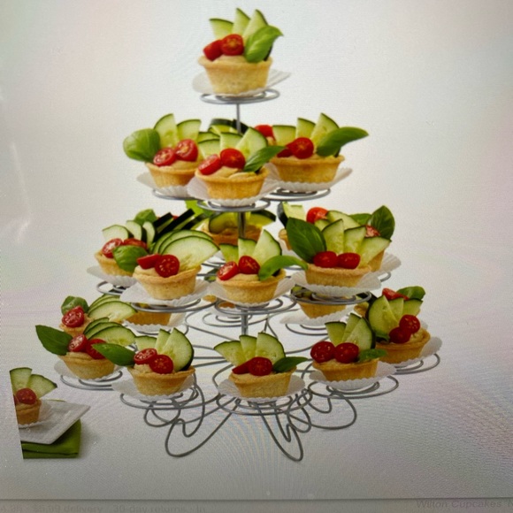 Wilton - Cupcakes N More Dessert Stand - Picture 7 of 12